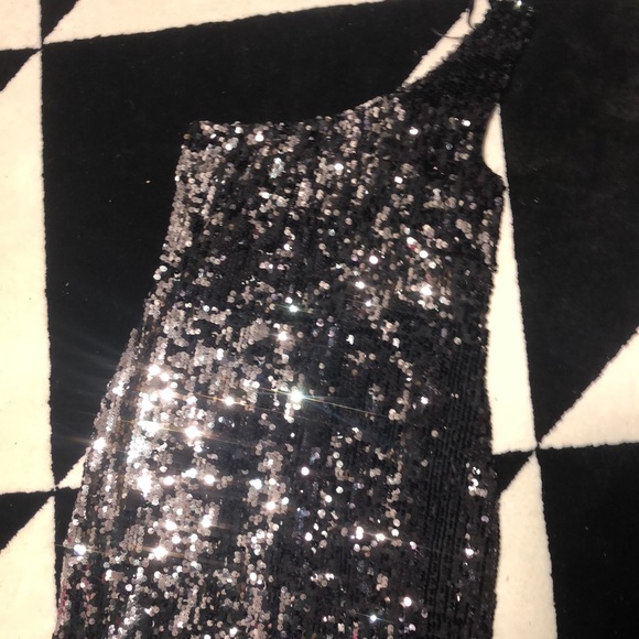 One shoulder black/silver sequin mini dress - Picture 3 of 5